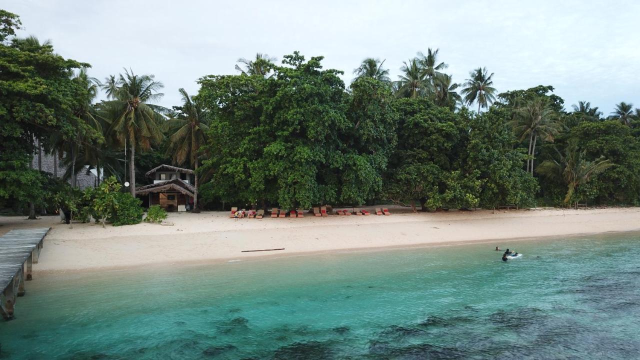Coral Eye Boutique Resort And Marine Outpost Likupang Bagian luar foto
