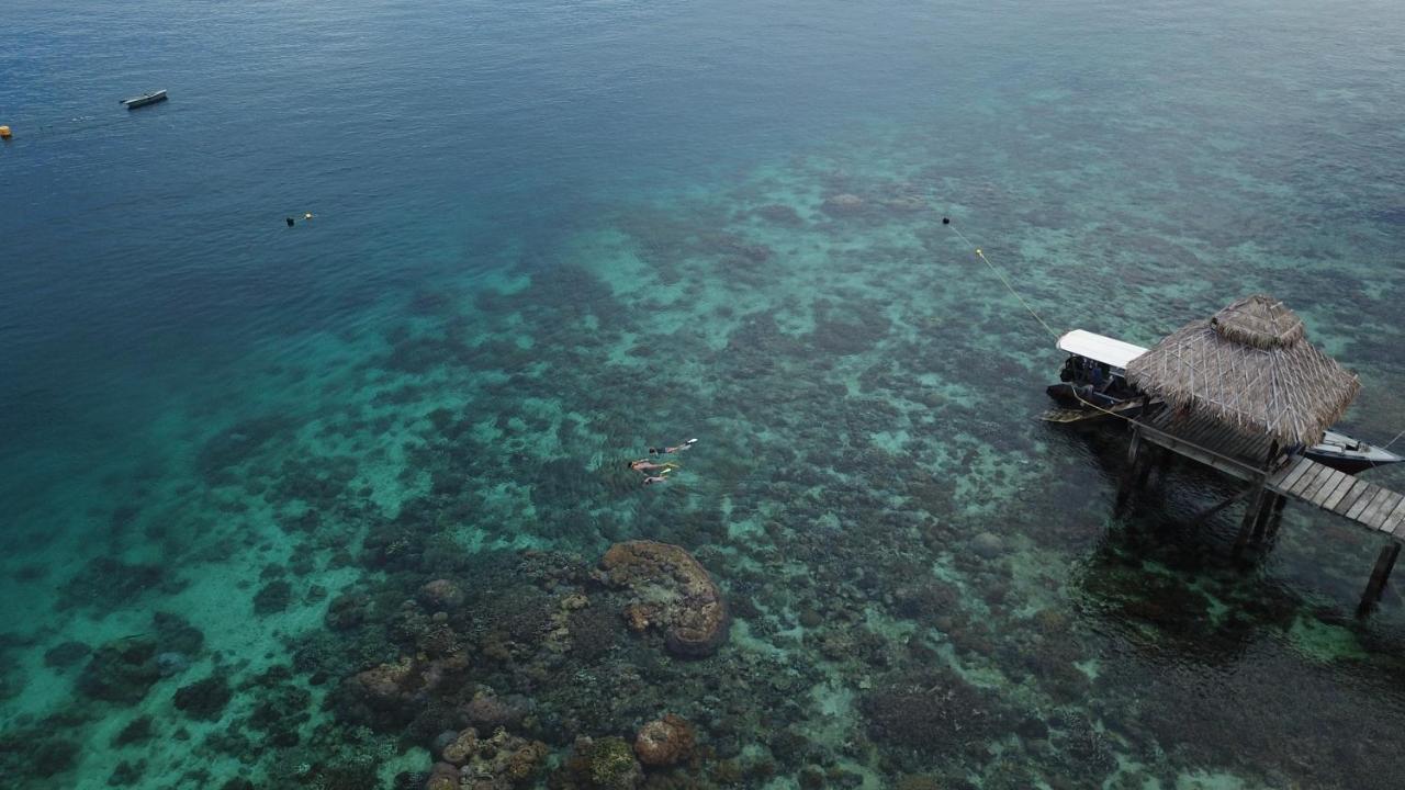 Coral Eye Boutique Resort And Marine Outpost Likupang Bagian luar foto
